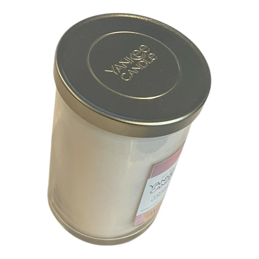 Yankee Candle Signature Large Tumbler Candle 20 oz- Vanilla Cupcake
